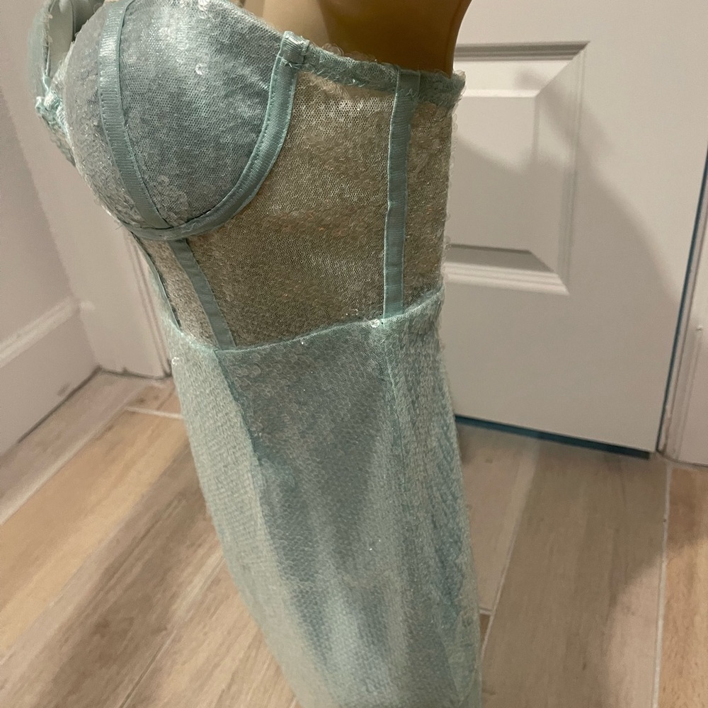 REVOLVE DRESS - Picture 4 of 6